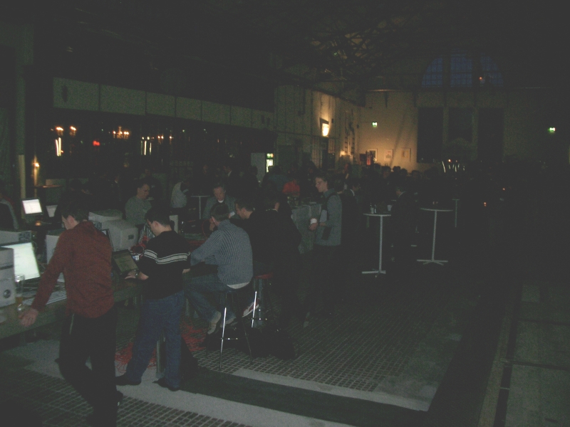 Halle-dunkel