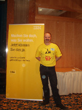 Rudi der stolze Veranstalter